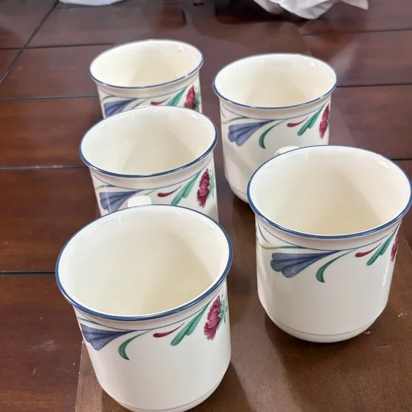 LENOX Chinastone, Poppies on Blue Floral Pattern Ceramic 5 Piece Mug Set - Picture 11 of 17